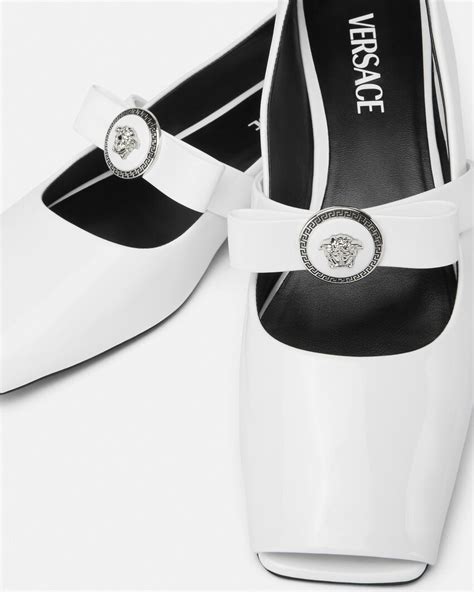 versace pilarene met glasplaat|Gianni Ribbon Open Patent Ballerinas .